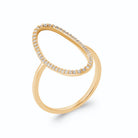 Bague grand ovale ouvert entièrement pavé de zircons en plaqué or, vue de trois quarts