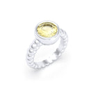 Bague “Indiscrète” en Argent 950 – Pierre Fine Ronde 9mm et Anneau Torsadé Quartz lemon