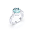 Bague “Indiscrète” en Argent 950 – Pierre Fine Ronde 9mm et Anneau Torsadé Topaze