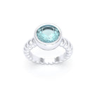 Bague “Indiscrète” en Argent 950 – Pierre Fine Ronde 9mm et Anneau Torsadé