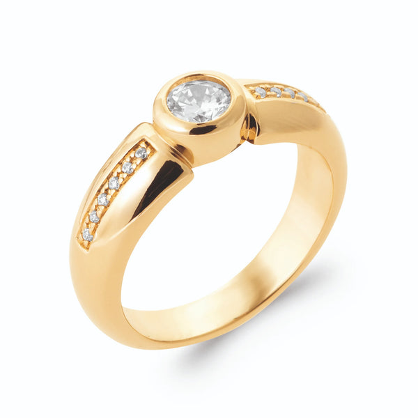 Bague jonc bombé zircon encastré et épaulements pavés en plaqué or, vue de trois quarts