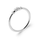Bague jonc fin et rangée de zircons en argent 925