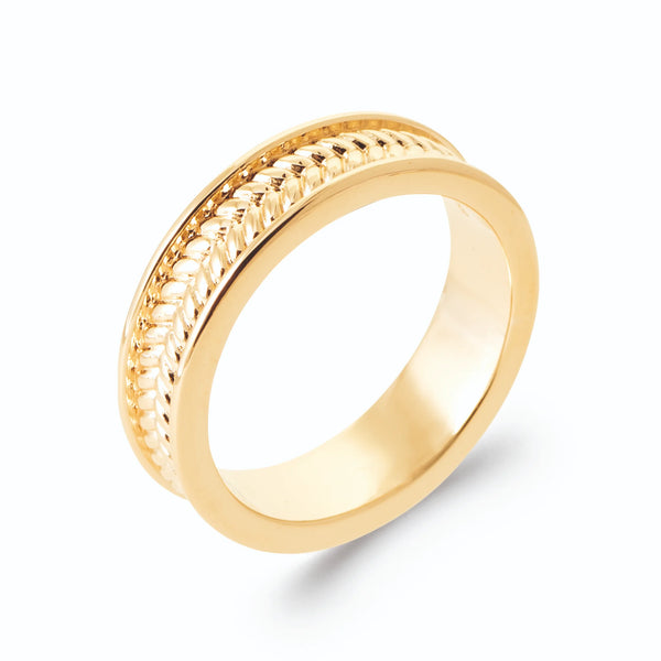 Bague jonc plat bords polis et bande effet corde en plaqué or, vue de trois quarts