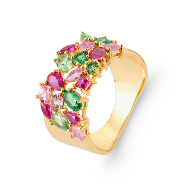 Bague large mosaïque de pierres roses et vertes en plaqué or, vue de trois quarts