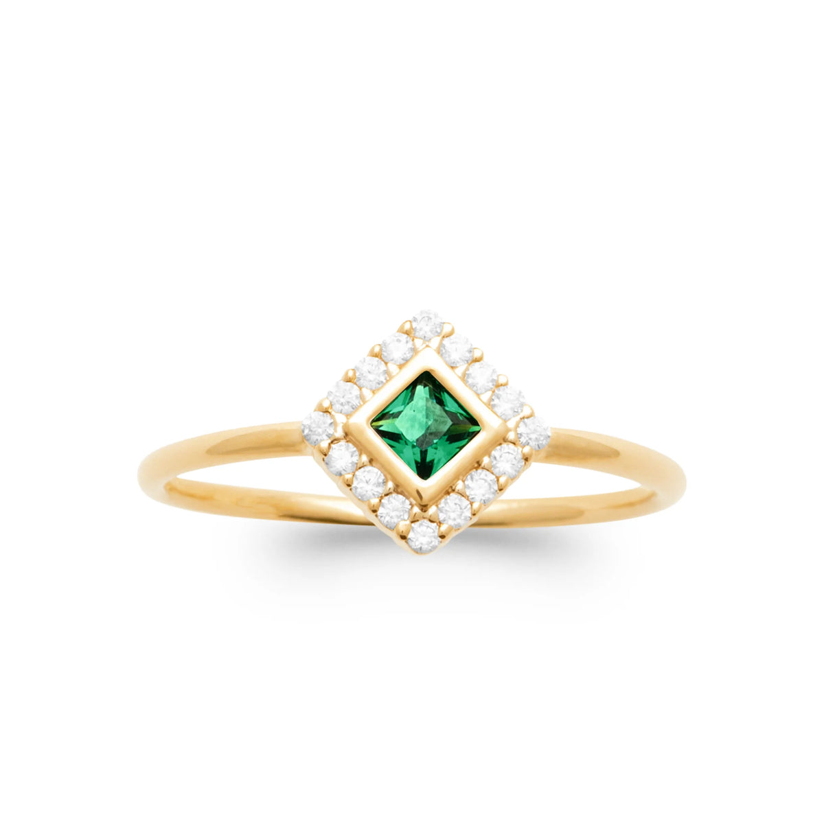 Bague losange pierre carrée vert émeraude et zircons plaqué or, vue de face