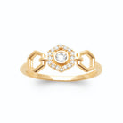 Bague maillons hexagonaux et hexagone pavé de zircons plaqué or, vue de face
