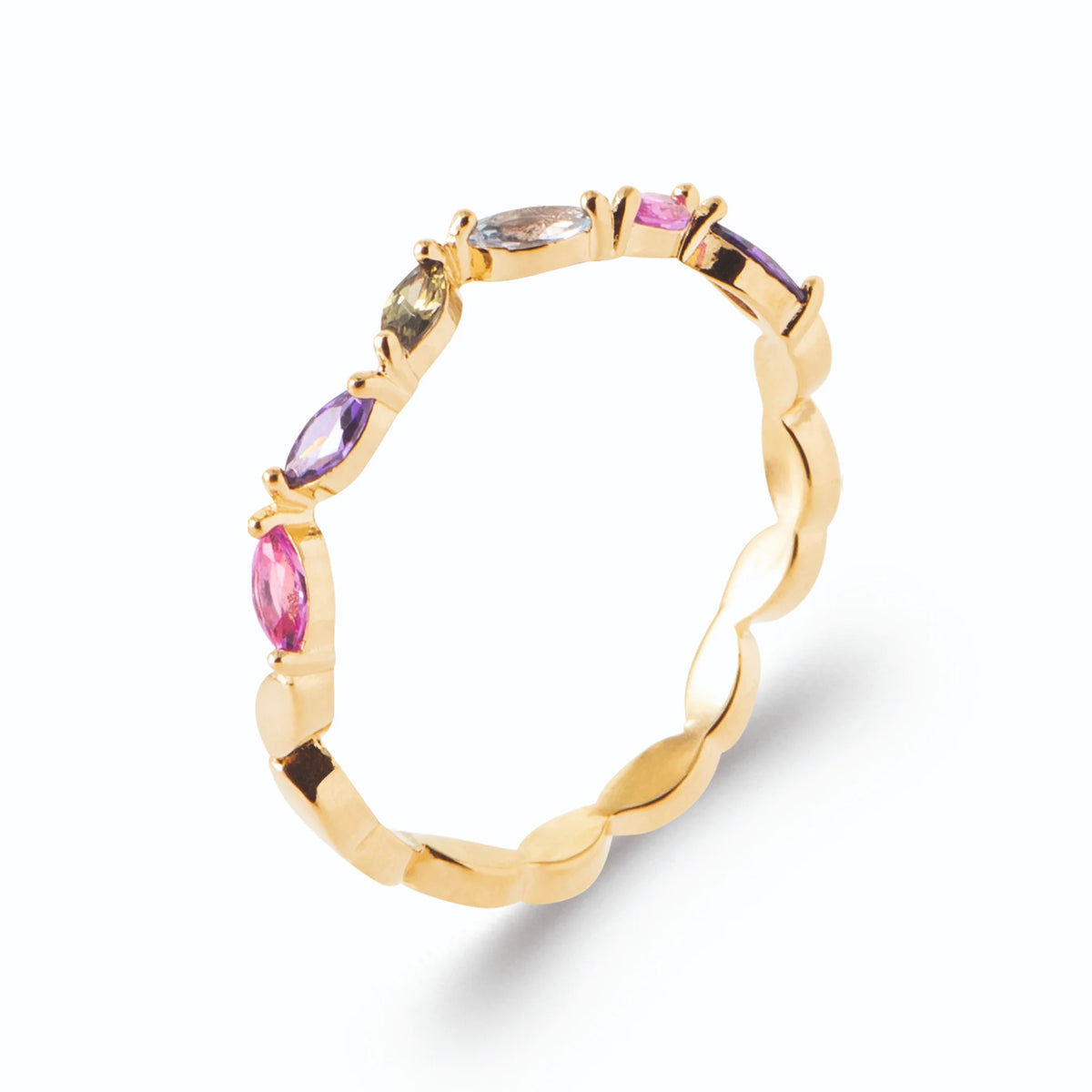 Bague maillons ondulés pierres navettes multicolores en plaqué or, vue de trois quarts