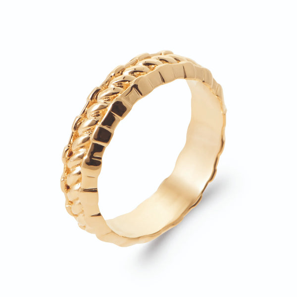 Bague maillons torsadés façon grain de riz effet gourmette en plaqué or, vue de trois quarts