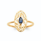 Bague médaillon ovale filigrané pierre navette bleu nuit et zircons en plaqué or
