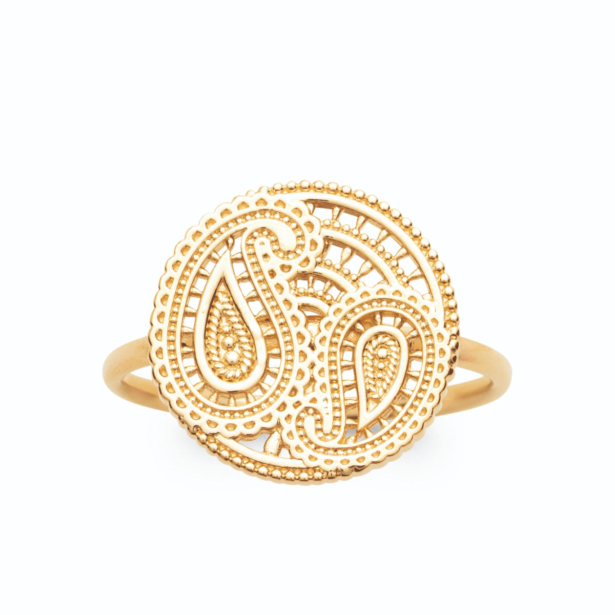 Bague médaillon rond motif cachemire en filigrane plaqué or, vue de face