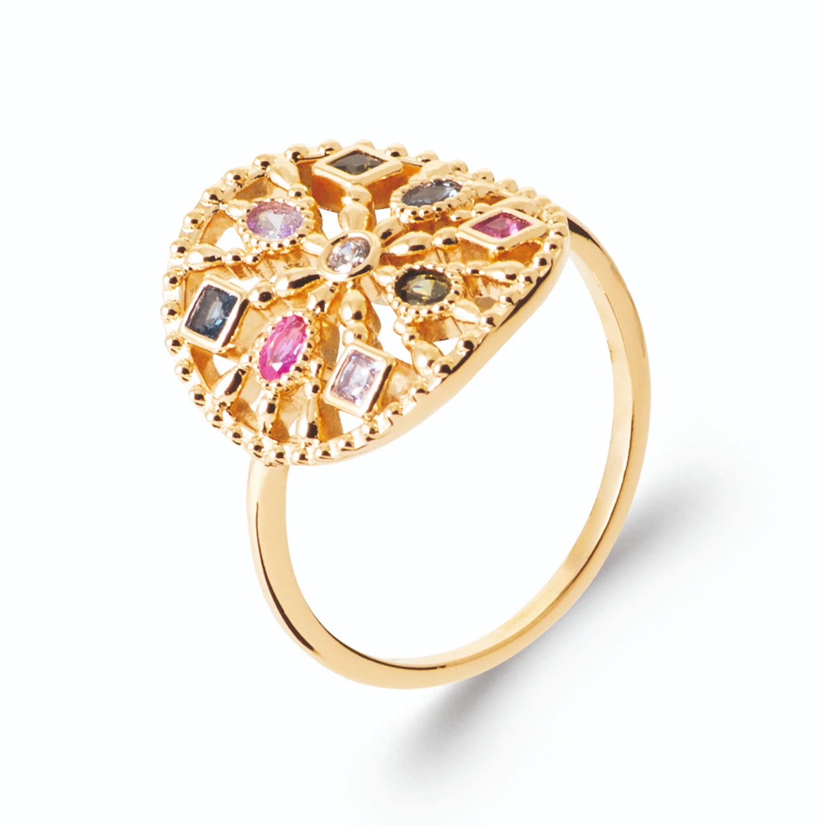 Bague médaillon rond rosace filigranée et pierres multicolores en étoile en plaqué or, vue de trois quarts