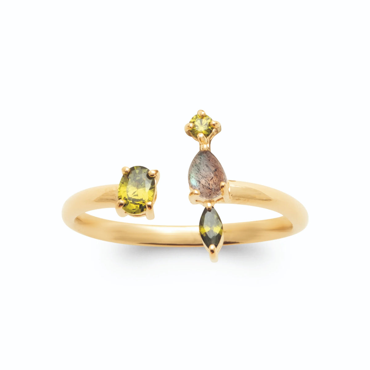 Bague ouverte petites pierres vertes et fumée dispersées plaqué or, vue de face