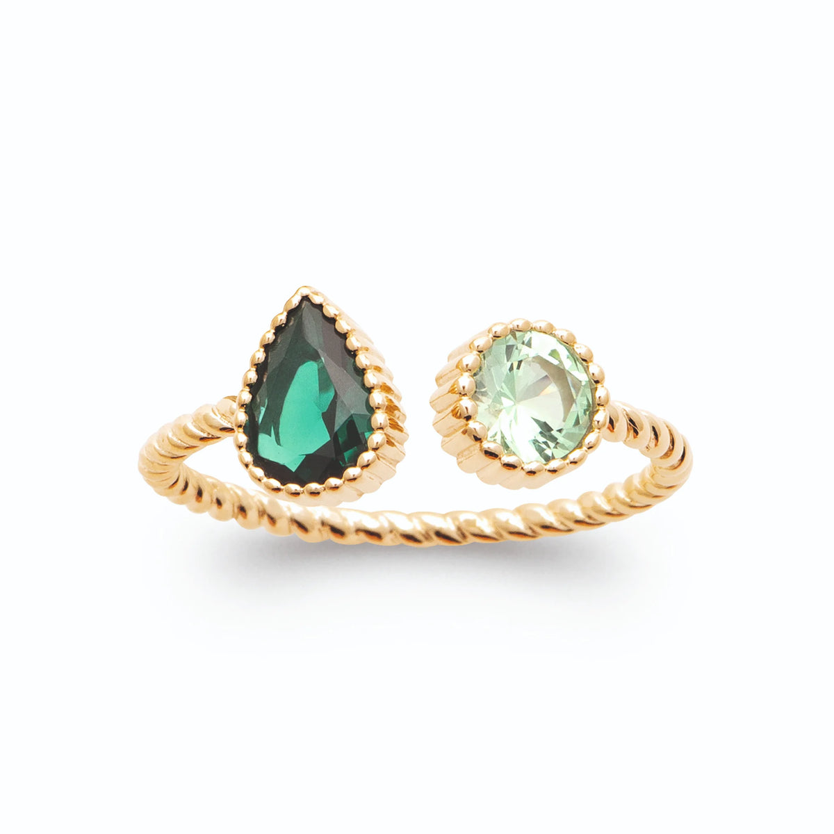 Bague ouverte torsadée pierres vertes plaqué or, vue de face