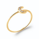 Bague petit croissant de lune pavé de zircons en plaqué or
