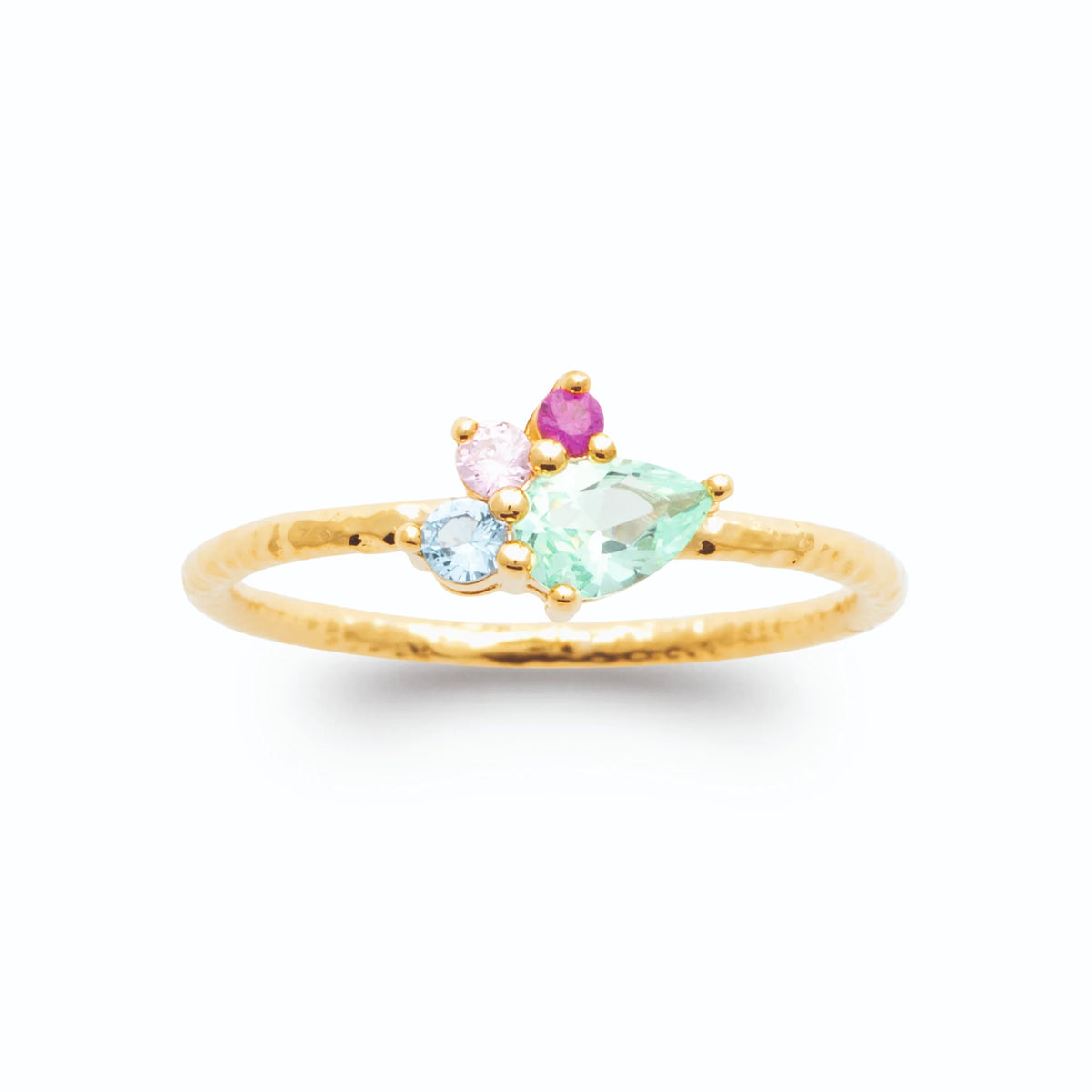 Bague petite grappe de pierres vert d’eau rose et bleu ciel plaqué or, vue de face
