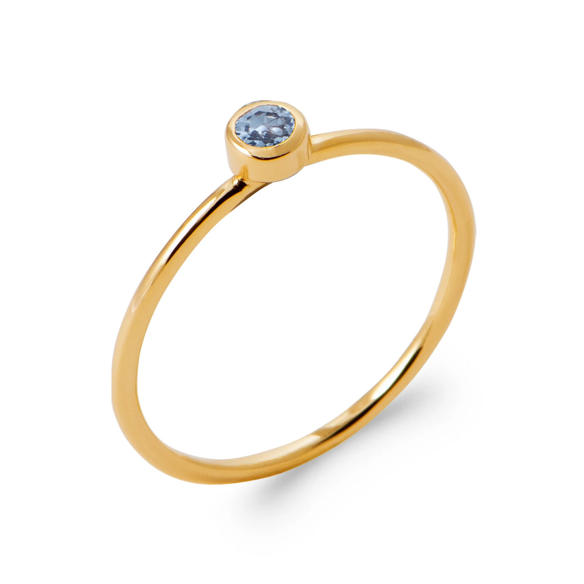 Bague petite pierre ronde bleu lavande sertie clos en plaqué or