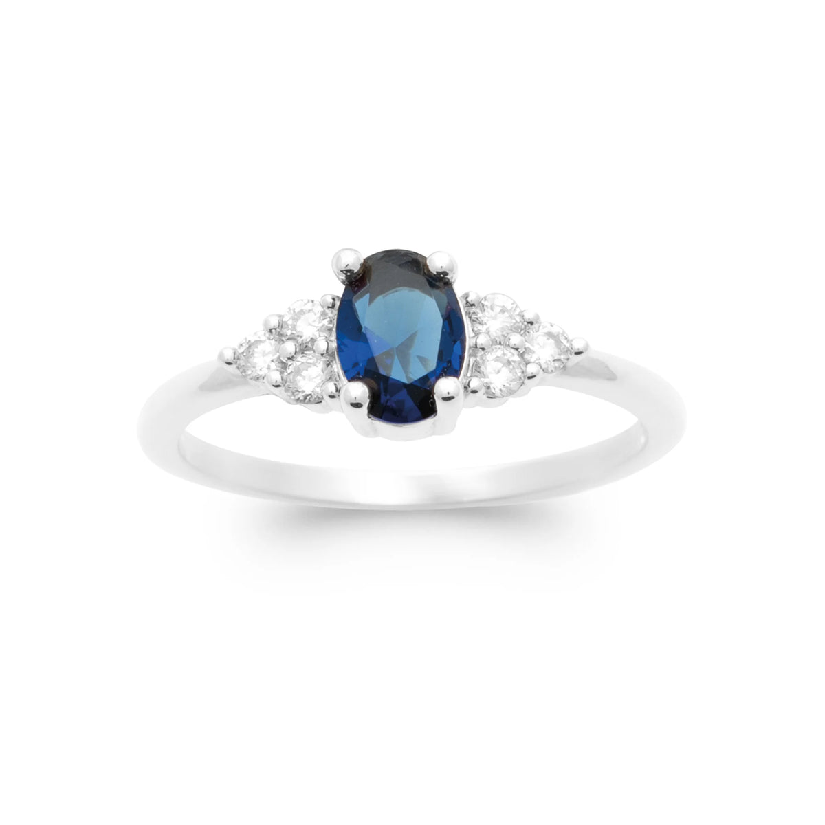 Bague pierre bleu nuit ovale et deux zircons en argent 925, vue de dessus