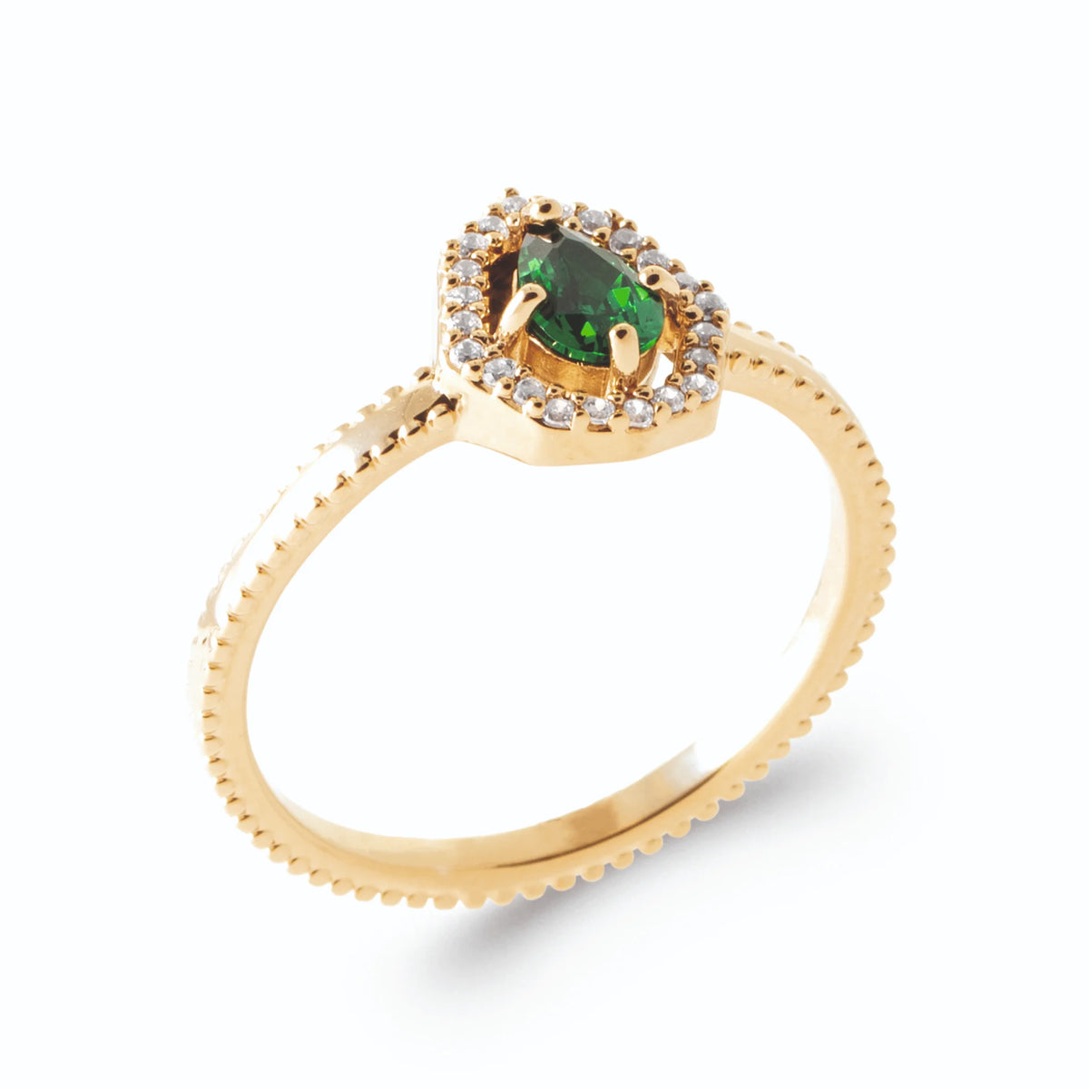 Bague pierre hexagonale vert profond entourage de zircons et anneau perlé en plaqué or