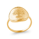 Bague plateau arrondi brossé gravé d’un arbre de vie en plaqué or