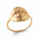 Bague plateau ovale ciselé d’un œil en relief en plaqué or