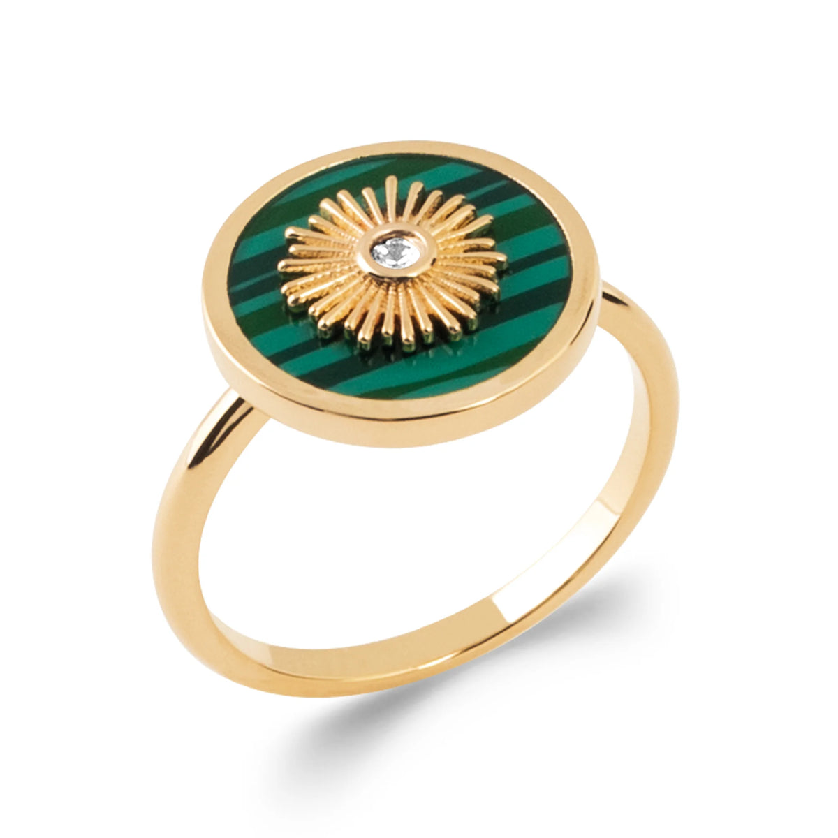 Bague plateau rond vert profond strié et soleil d’or serti en plaqué or