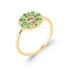 Bague rosace pierres baguettes vertes et zircons en plaqué or, vue de trois quarts