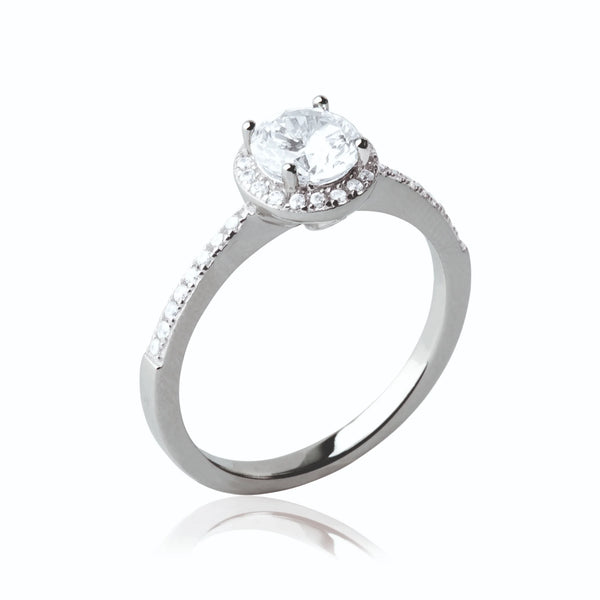 Bague solitaire halo de zircons et épaules pavées en argent 925, vue de face
