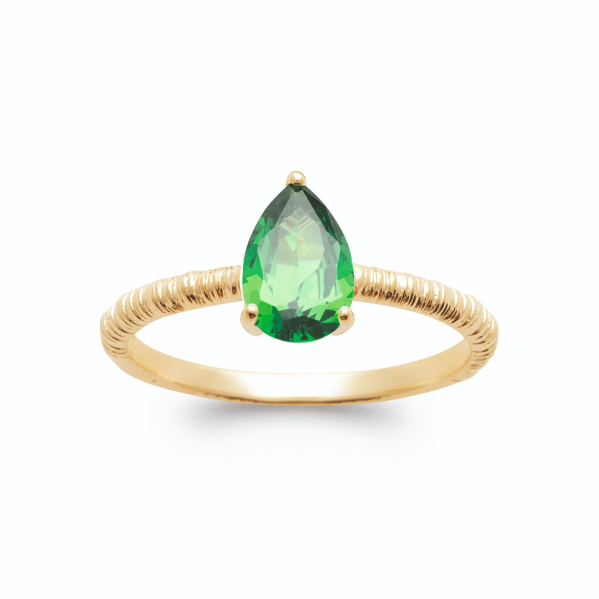 Bague solitaire poire vert gazon sur anneau strié plaqué or, vue de face