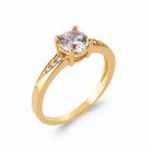 Bague solitaire zircon et épaules serties en dégradé de zircons en plaqué or