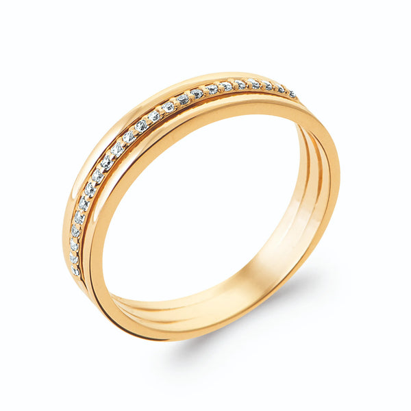 Bague trois anneaux fins superposés et rang de zircons en plaqué or, vue de trois quarts