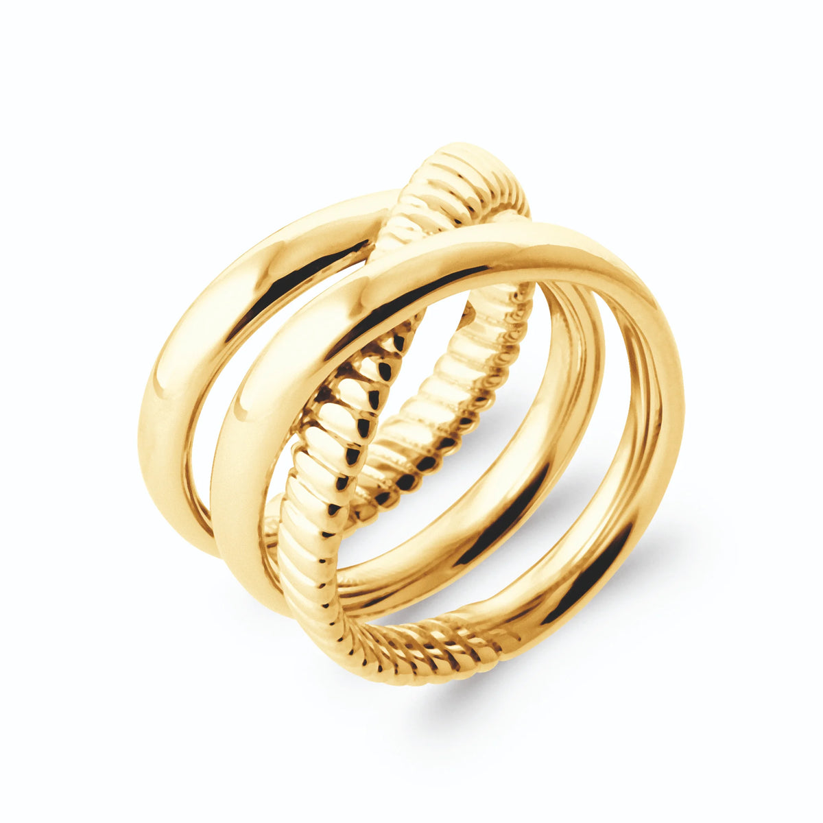 Bague trois joncs entrecroisés lisses et torsadés en plaqué or, vue de trois quarts
