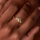 Bague trois pierres vert olive et rose framboise perlées en plaqué or