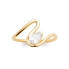 Bague vague asymétrique et zircon poire plaqué or, vue de face