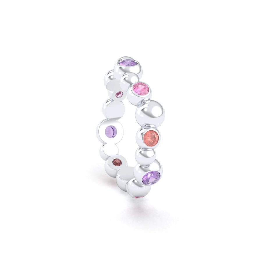 Bague de joaillerie en or blanc 18 carats, vue de détail, fabriquée à l’atelier Bajoia de Sèvres