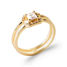 Bague zircon carré entourage carré de zircons sur double anneau en plaqué or