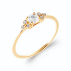 Bague zircon carré et grappes de petits zircons en plaqué or