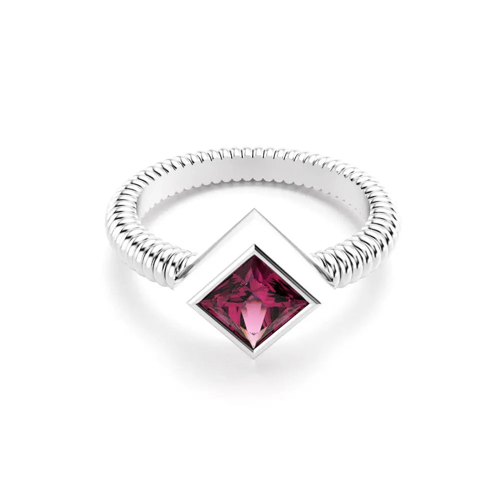 bague byzance pour femme forme carré en or blanc avec rhodolite