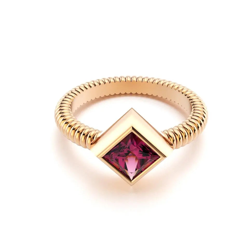 Bague femme Byzance Or Rose 18 carats personnalisable avec pierre fine carrée de votre choix