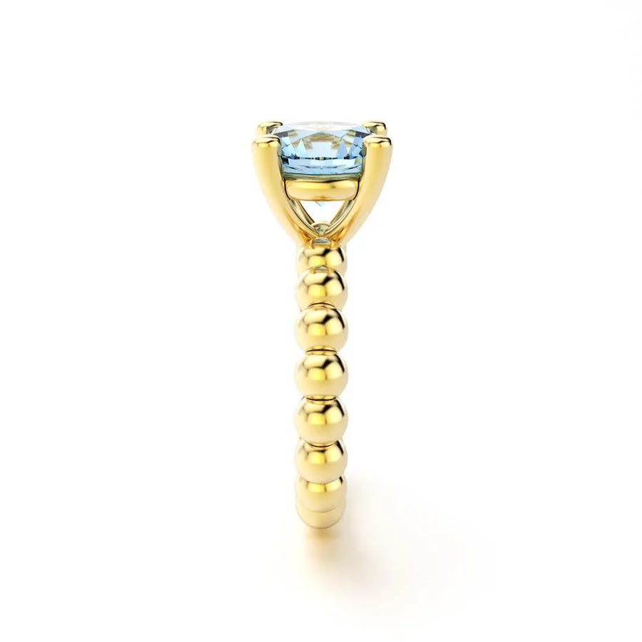 Bague de joaillerie en or jaune 18 carats, vue de détail, fabriquée à l’atelier Bajoia de Sèvres