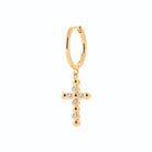 Boucle d’oreille créole à croix sertie de zircons en plaqué or