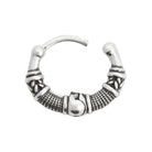 Boucle d’oreille créole ethnique tressée en argent 925 homme vu de profil