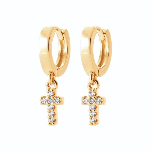 Boucles d’oreilles créoles à croix sertie de zircons en plaqué or