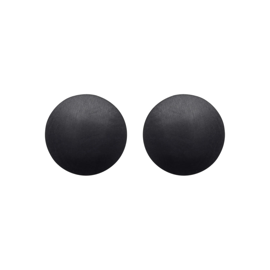 Boucles d’oreilles puces disque en acier PVD noir mat homme, vue de face