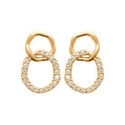 Boucles d’oreilles deux anneaux entrelacés en plaqué or et zircons
