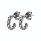 Boucles d’oreilles créoles 10 mm serties clos de zircons en argent 925, vue de face