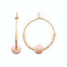 Boucles d’oreilles créoles et bille de pierre rose en acier PVD doré
