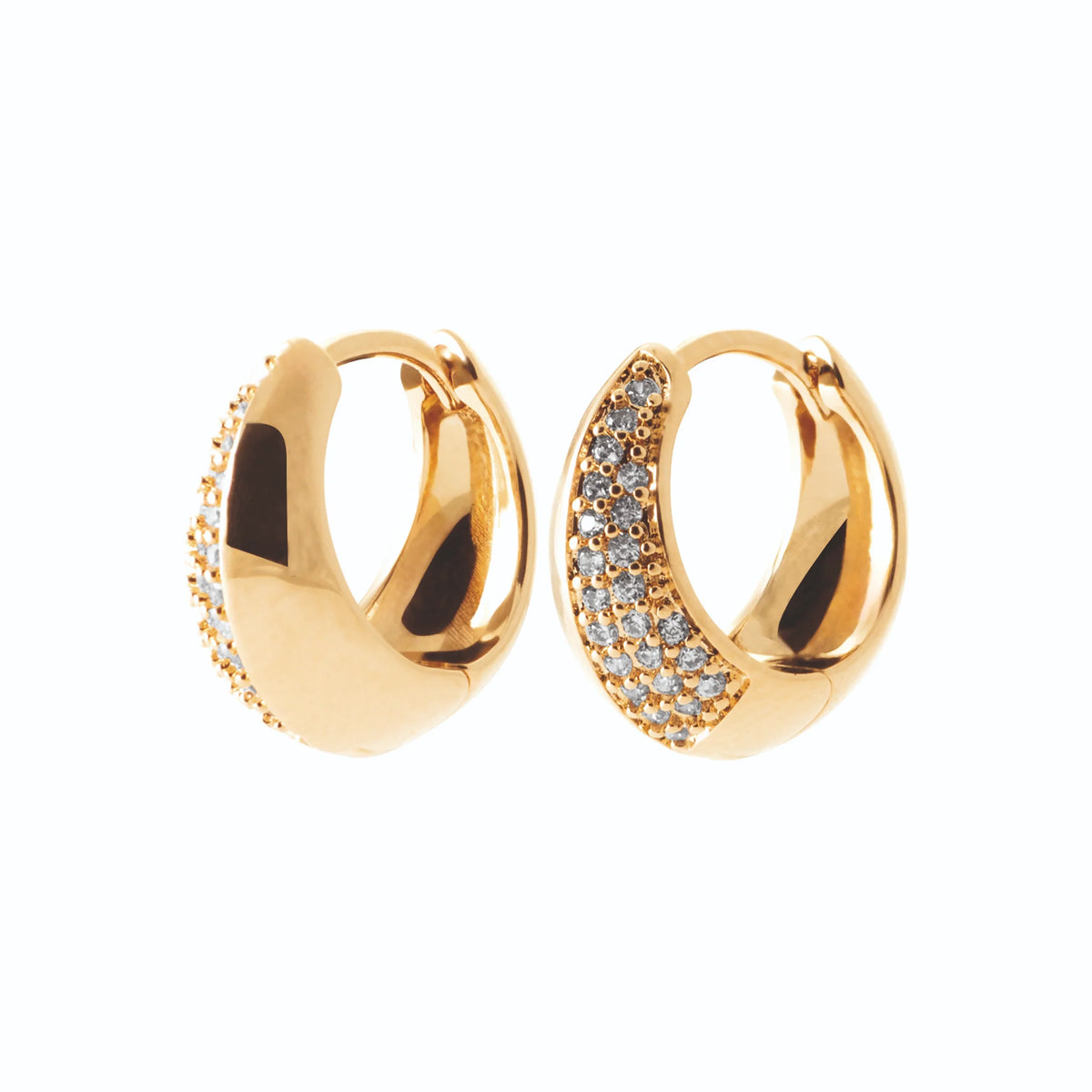 Boucles d’oreilles créoles bombées mi-or poli mi-pavées de zircons en plaqué or