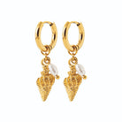 Boucles d’oreilles créoles coquillage conique et perle d’imitation en acier PVD doré