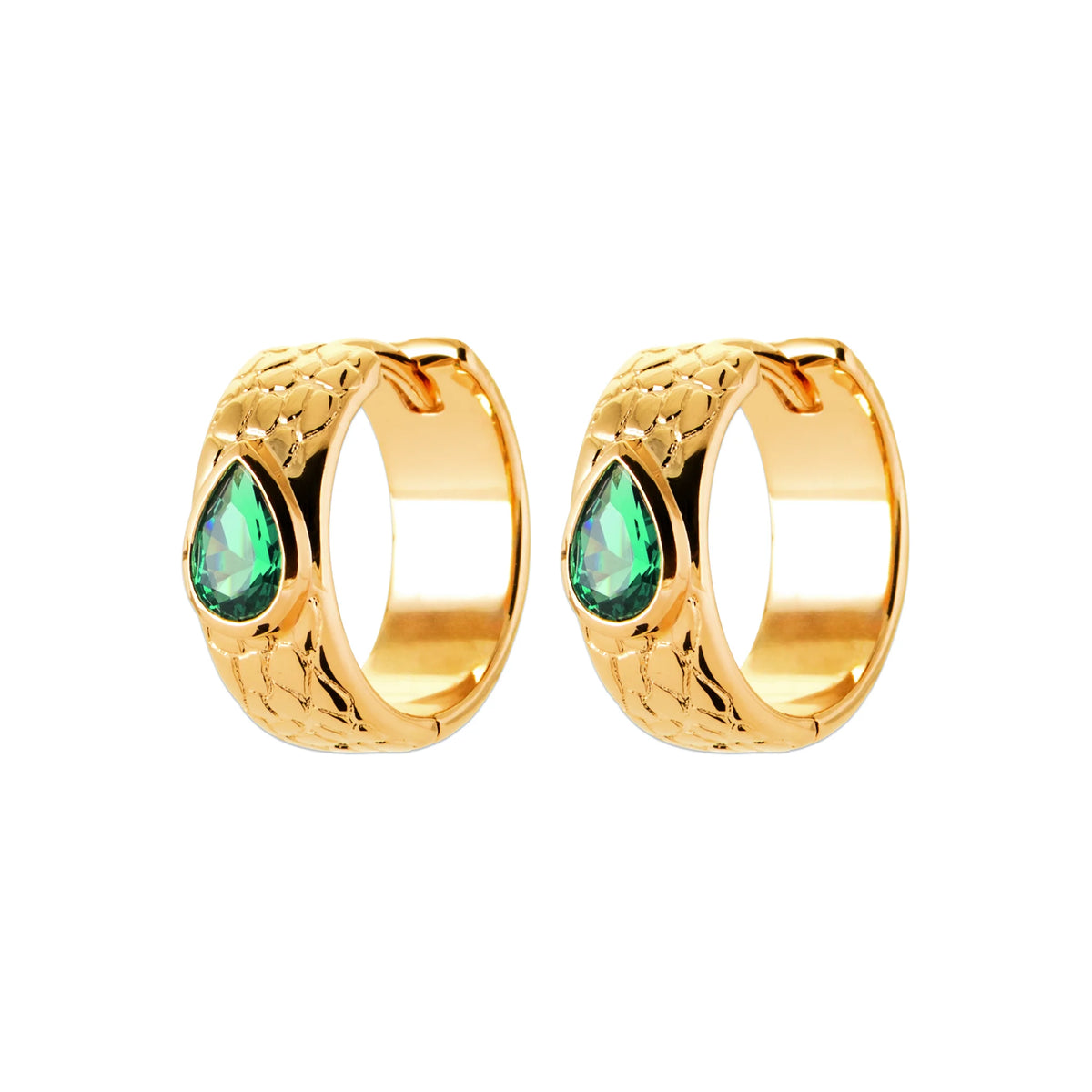 Boucles d’oreilles créoles en écailles et pierre poire verte en plaqué or