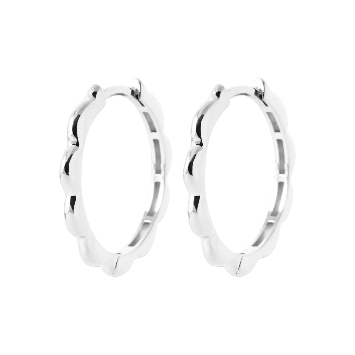 Boucles d’oreilles créoles festonnées moyen modèle en argent 925 rhodié